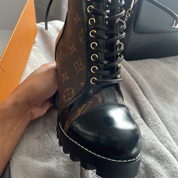 They are BRAND NEW! Christmas gift but way to small! - Picture 2 of 4